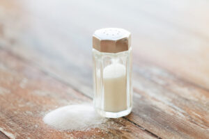 Jak unikać soli w diecie? Praktyczne wskazówki